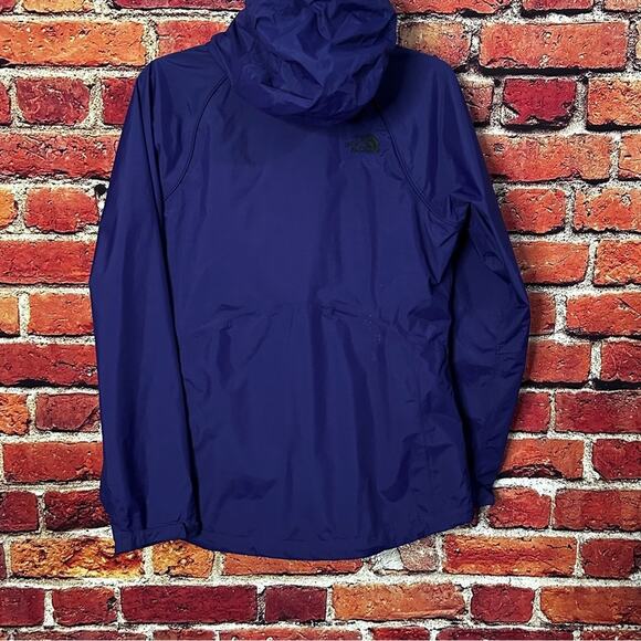 The north face women’s raincoat size small - Picture 3 of 6